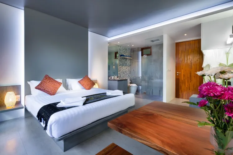 ห้องดีลักซ์ เตียงใหญ่ พร้อมระเบียง