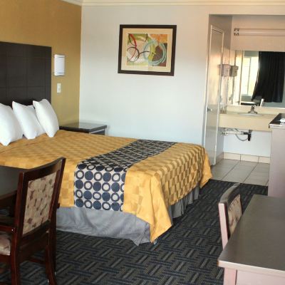 King Room With Jacuzzi-Non-Smoking Orange Show Inn Promo Code