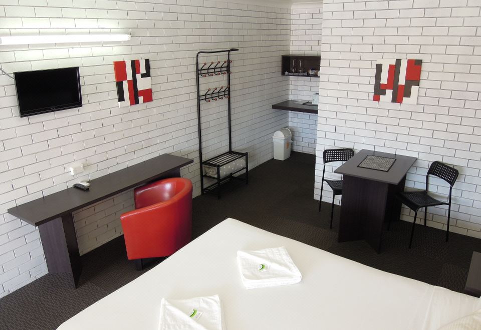 City Center - Comfortable 2-Bedroom Apartment - Housity