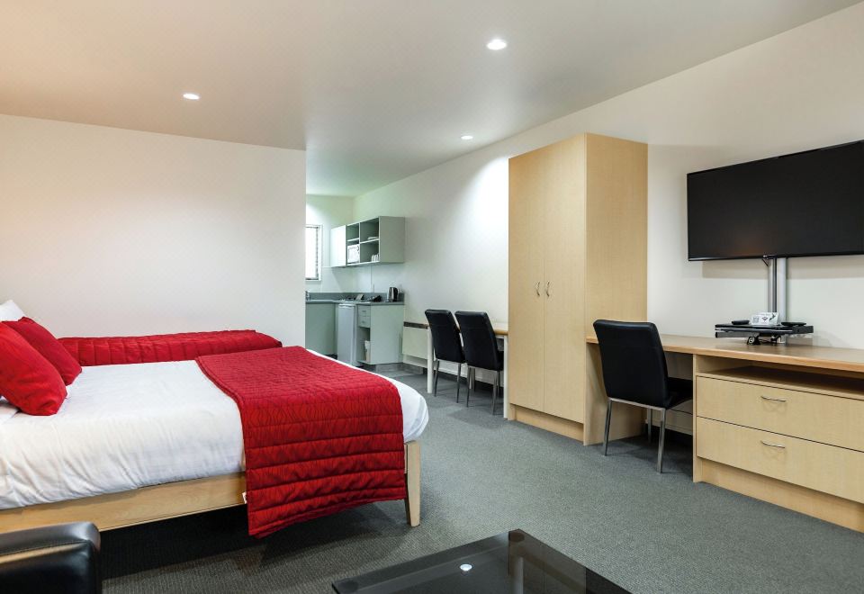 Jasmine Court MotelLuxury Studio, Jetted Tub