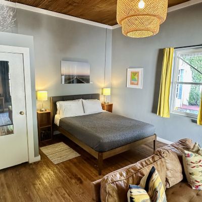 Queen Suite-Pets Ok The Lincoln Marfa Promo Code