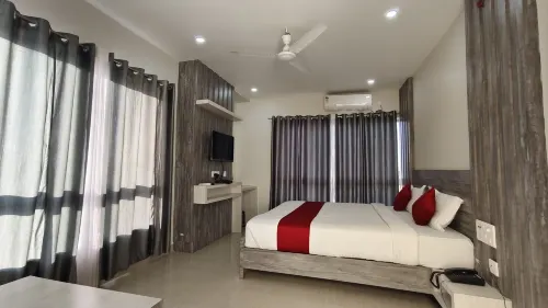 Hotel IVY Grand By GRB