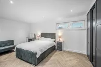 Luxury Apartment with Sea Views Balcony Hotéis em 