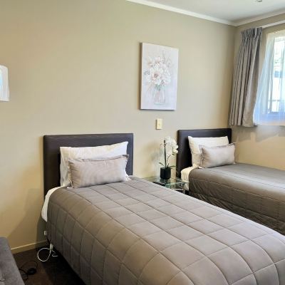 Superior One-Bedroom Suite Ashbrook Motel Promo Code