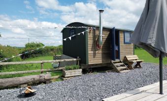 Withdraw to a Place of Space and Seclusion - Housity