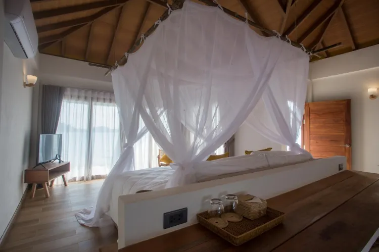 สวีทริมหาด