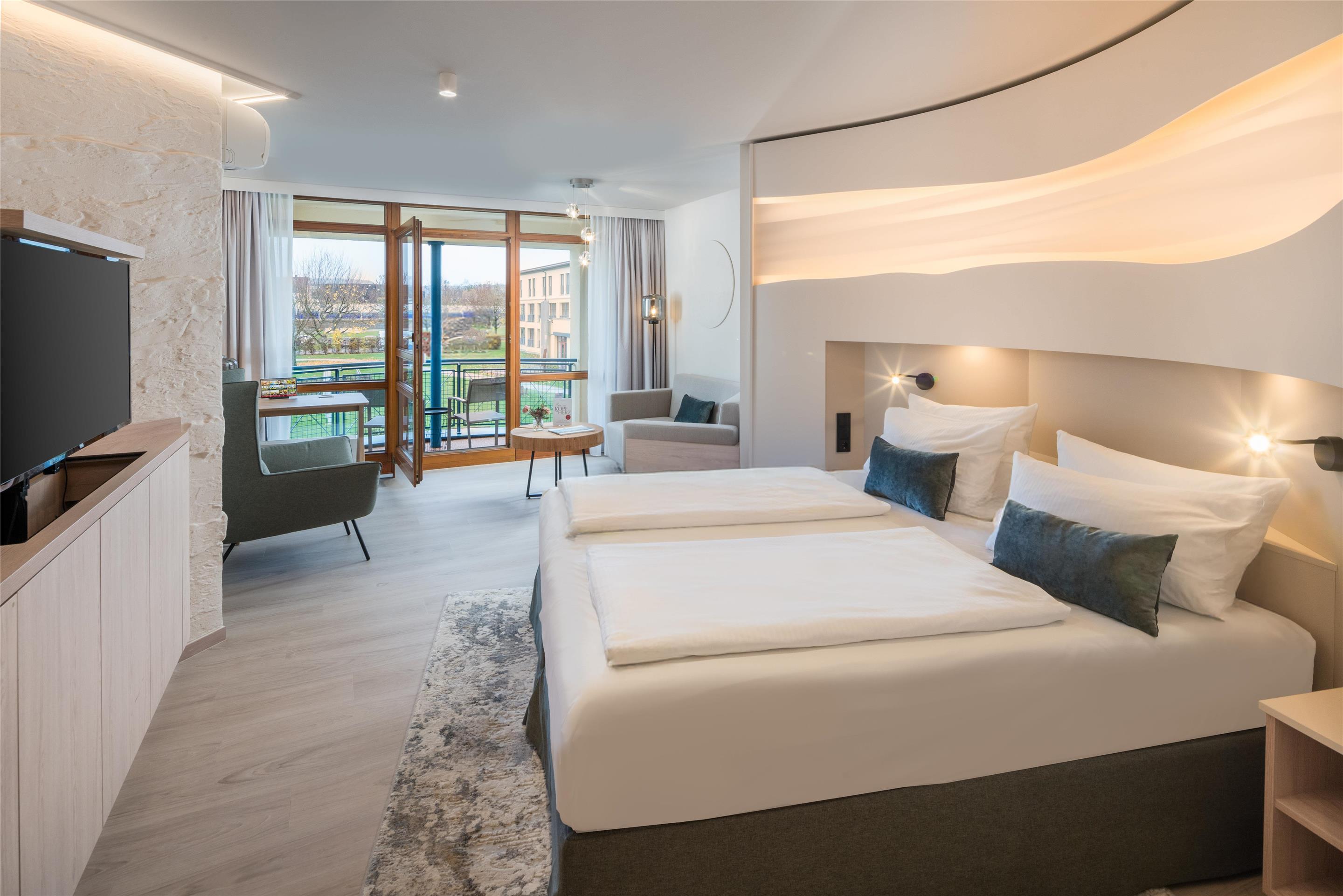 1 Double Bed, Junior Suite, Balcony, Street Side, Sitting Area, Full Breakfast