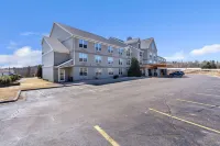 Duluth Inn & Suites Near Spirit Mountain
