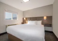 Coast Penticton Hotel