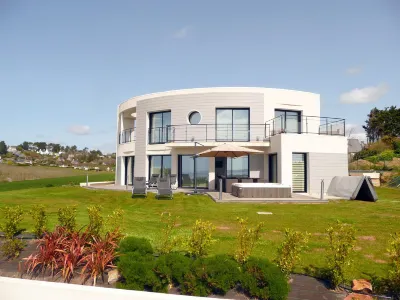 Villa in Telgruc-sur-Mer with Sea Views & Jacuzzi Hotel a 