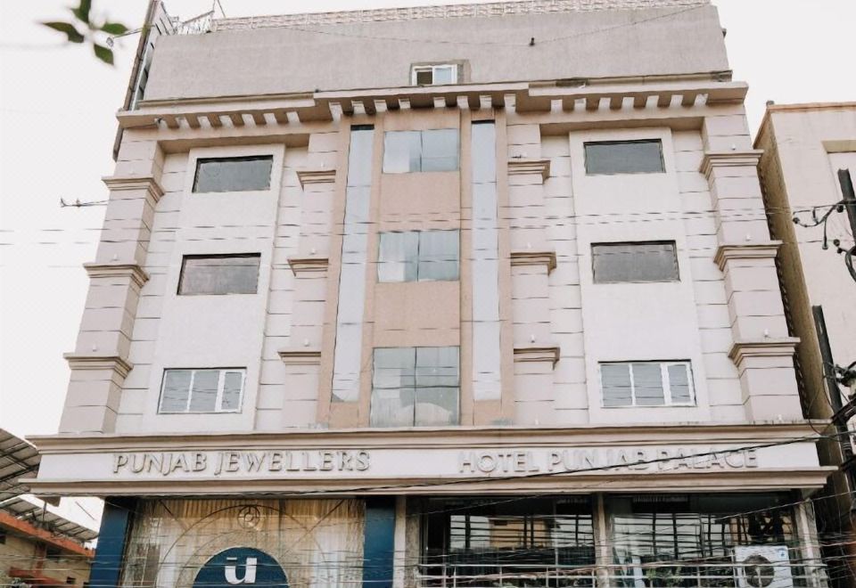 Hotel Punjab Palace - Housity