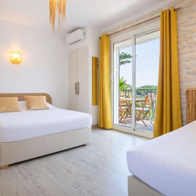 Double Room, Kitchenette, Partial Sea View (Nature) Hôtel Almanarre Plage Promo Code