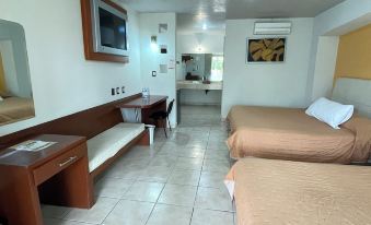 Hotel Splash Inn - Housity