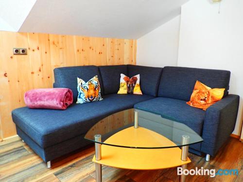 带阳台的两卧室公寓