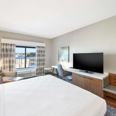 1 KING MOBILITY ACCESSIBLE W/BATHTUB Hilton Garden Inn Fremont Milpitas Promo Code