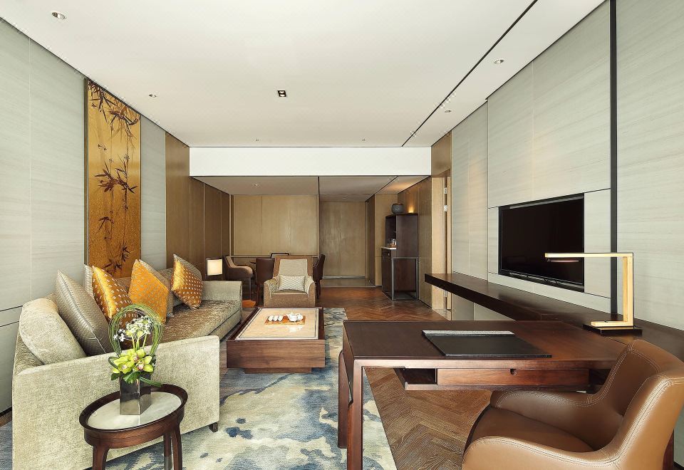 Sheraton Grand Hangzhou Binjiang HotelDeluxe Suite