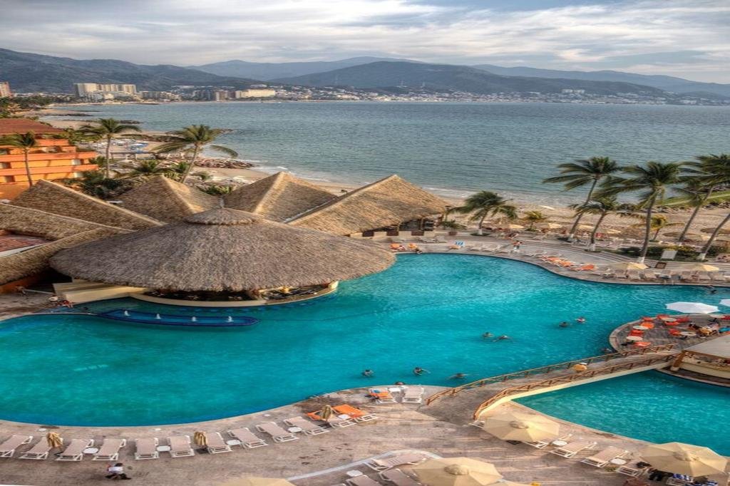 局部海景豪華兩張雙人床房