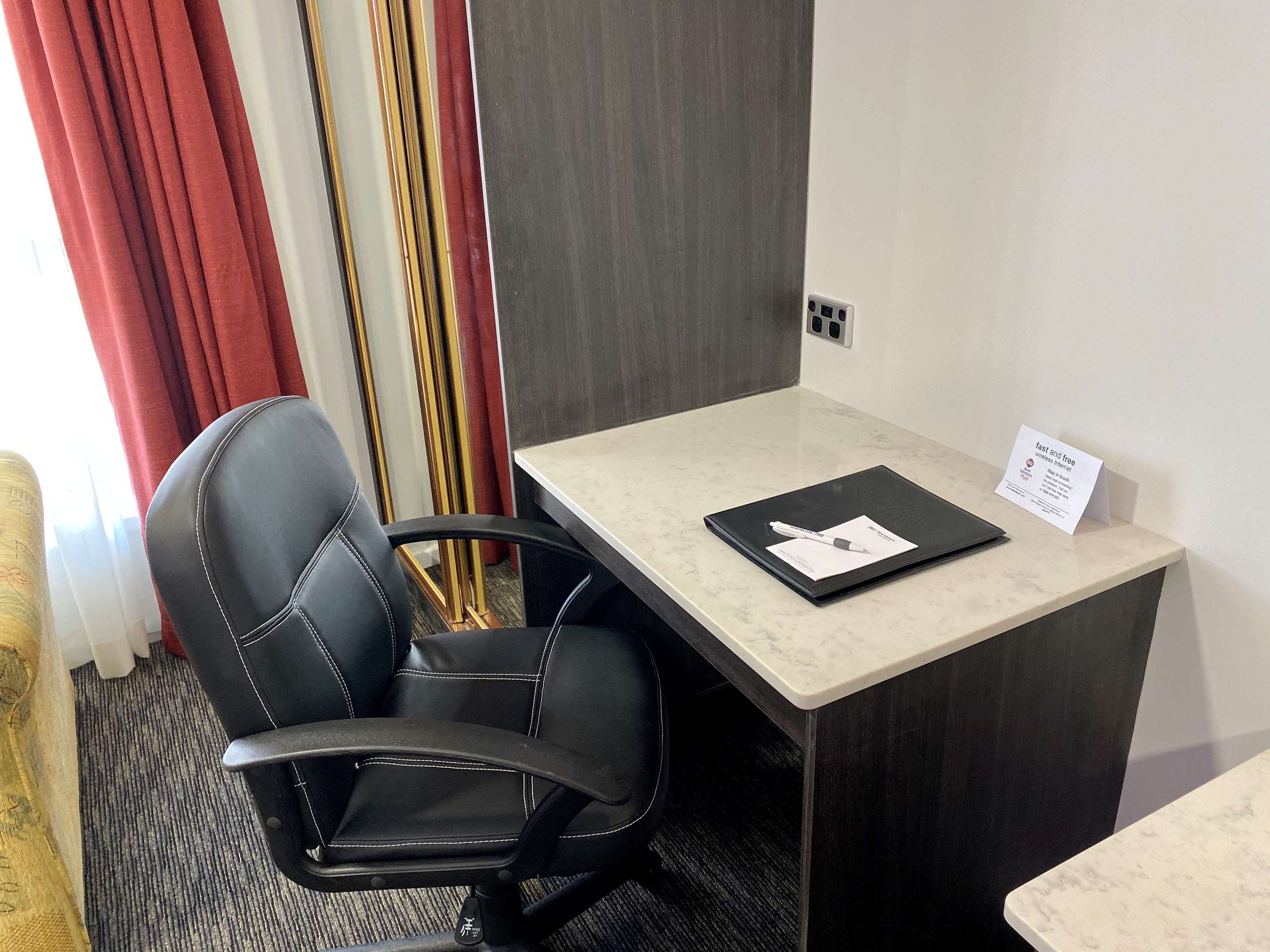 行政两卧室套房 - 带厨房