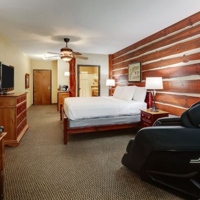 Executive King Cottage Stoney Creek Hotel des Moines - Johnston Promo Code