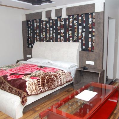 Pearl Suite Sarkar Palace Promo Code