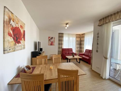 带阳台的两卧室公寓