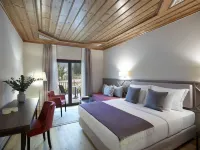 The Lake Hotel