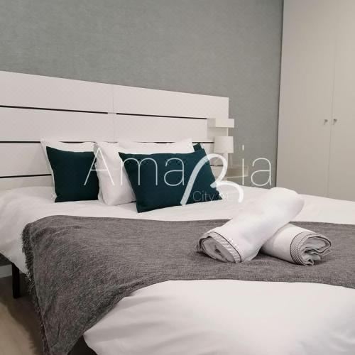 AmaRiaCity Al One-Bedroom Apartment