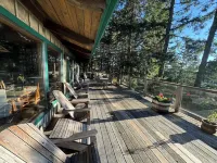 Paradise in Forest setting w/ Ocean views, hot tub, close to town & Hiking Hoteles en Eastsound