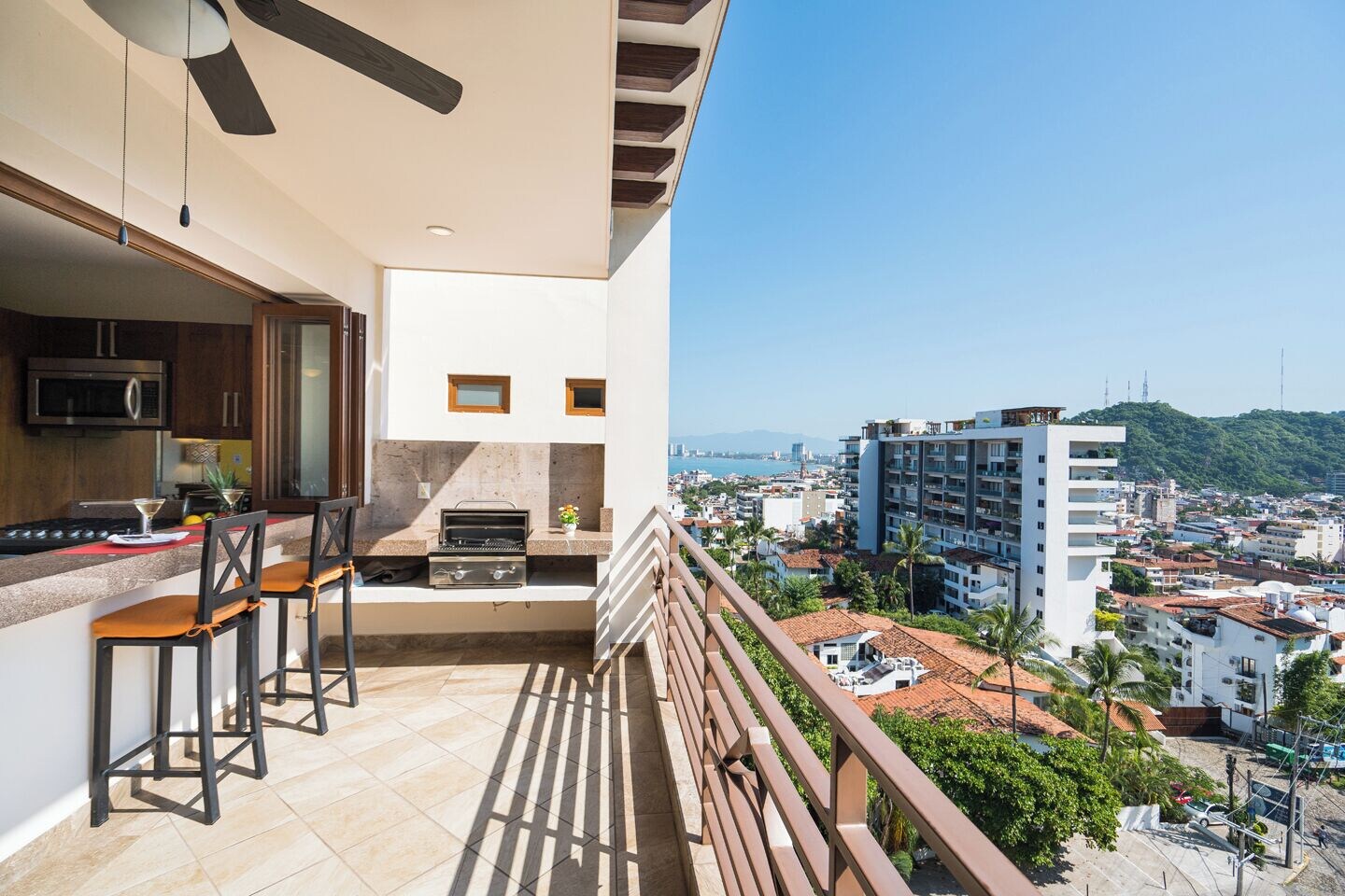 豪华套房， 1 间卧室， 山景