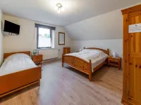 Holiday Home in Bullingen with Garden Hotels in 