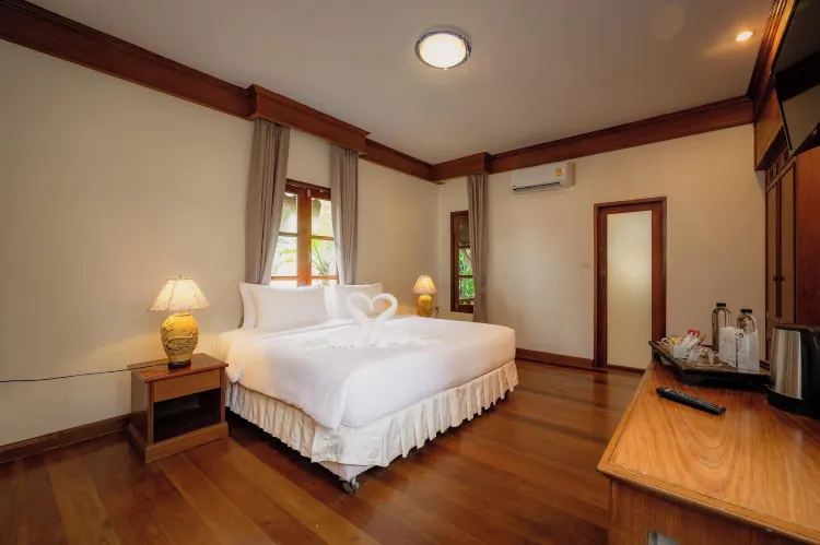 คอทเทจซูพีเรียริมสระว่ายน้ำหรือริมทะเล