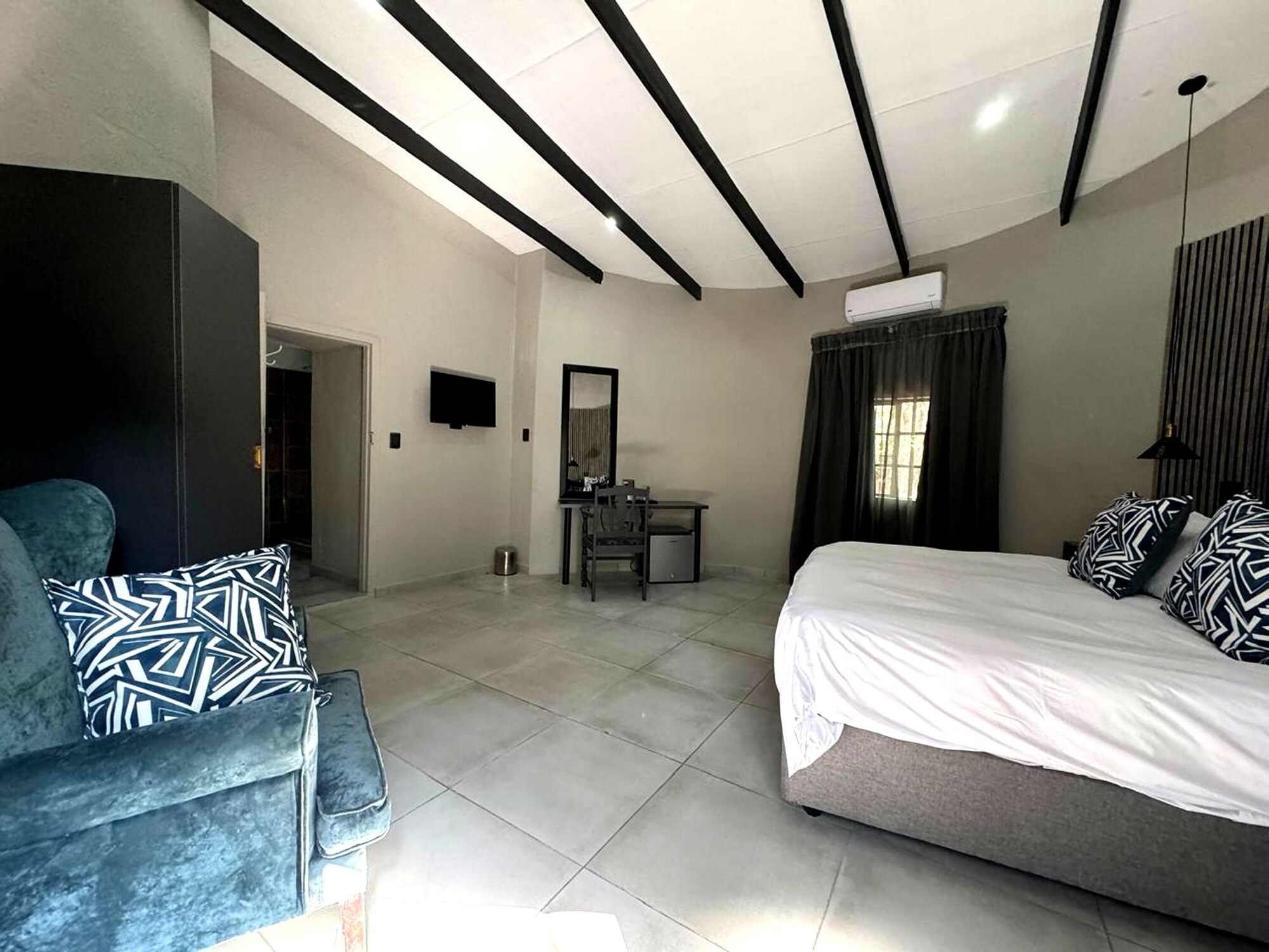 豪华双床房， 2 张单人床