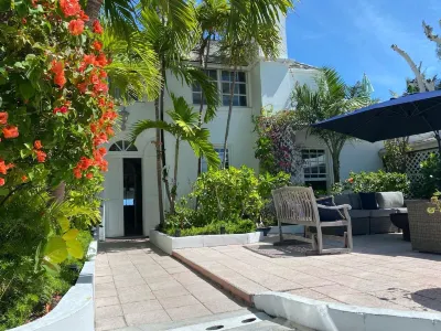 Runaway Hill Inn Hotele w: 