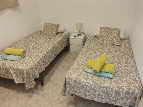 泳池景两卧室公寓 - 带阳台