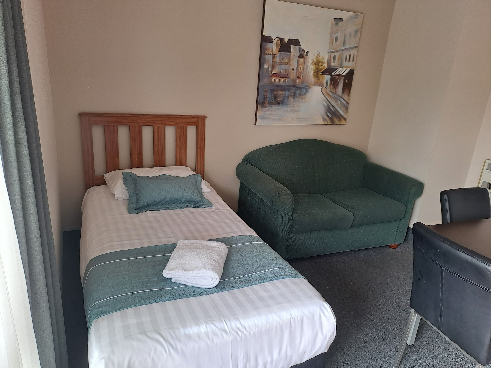 Commodore Motor Lodge家庭一卧室公寓