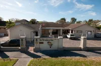 Africa Beach B&B Отели в г. 