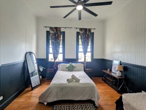 Howzit Hostels Hawaii