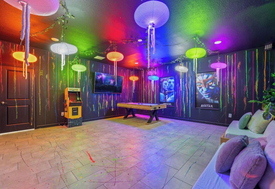 小屋 多张床 可使用泳池 池景 （丛林小屋 at Championsgate）