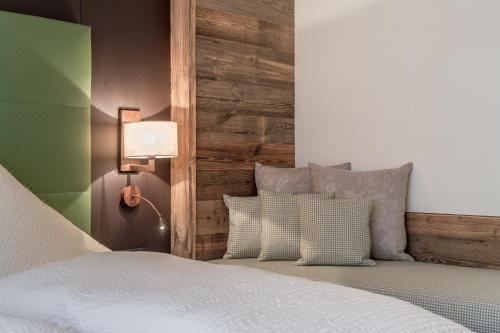 带阳台的两卧室公寓