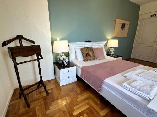 侧面海景豪华双人房