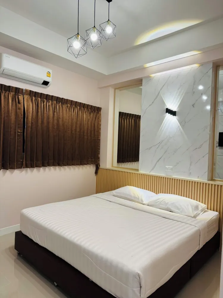 ห้องสแตนดาร์ดพร้อมเครื่องปรับอากาศ(เตียงควีนไซส์)