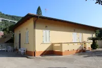 Villa 3 letti 2 docce e Giardino Hotele w: 