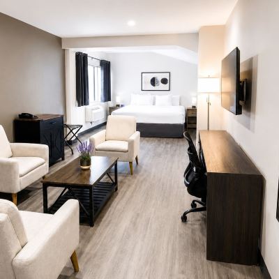 King Suite - Non-Smoking Quality Inn & Suites & Conference Centre - Gatineau Promo Code