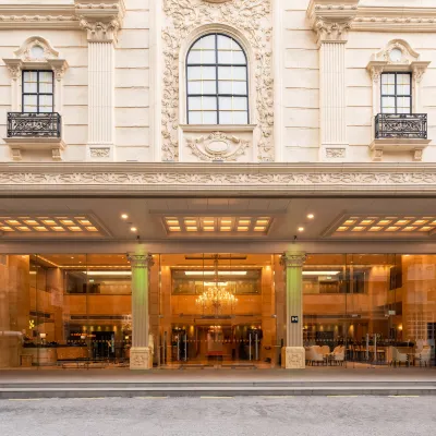 Holiday Inn MACAU by IHG Hotel dekat Mercusuar Guia