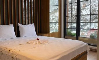 Black Lake Hotel - Housity