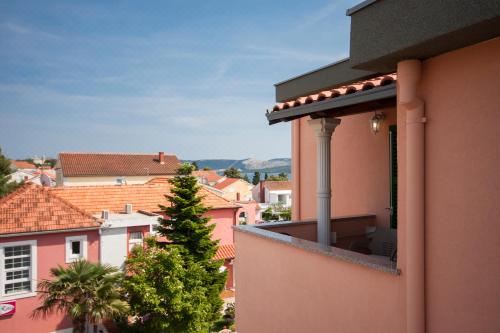 Villa Rosa One-Bedroom Apartment