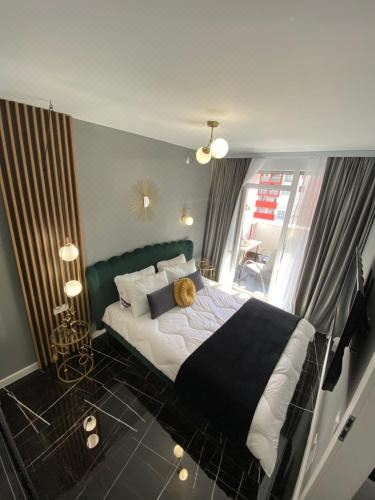 Jungle ApartmentOne-Bedroom Apartment