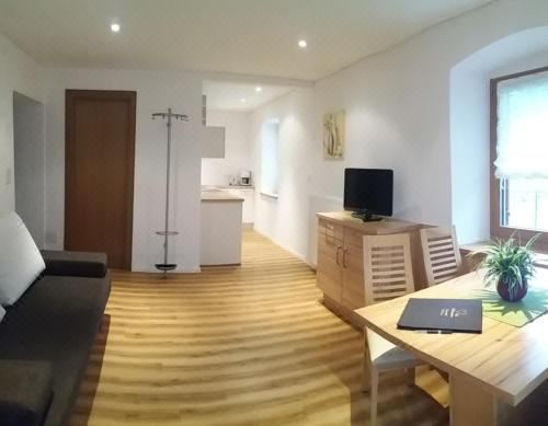 一卧室公寓（带阳台）