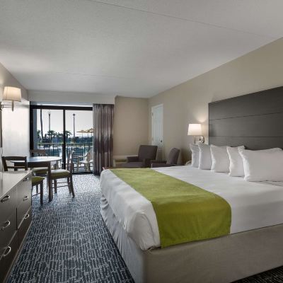 1 King Bed, Non-Smoking, Middle Building, Balcony, Ocean Front, Microwave and Mini-Refrigerator, Table/Chairs Dayton House Resort Promo Code