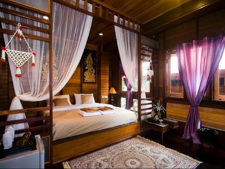 ห้องดีลักซ์ เตียงใหญ่ 1 เตียง